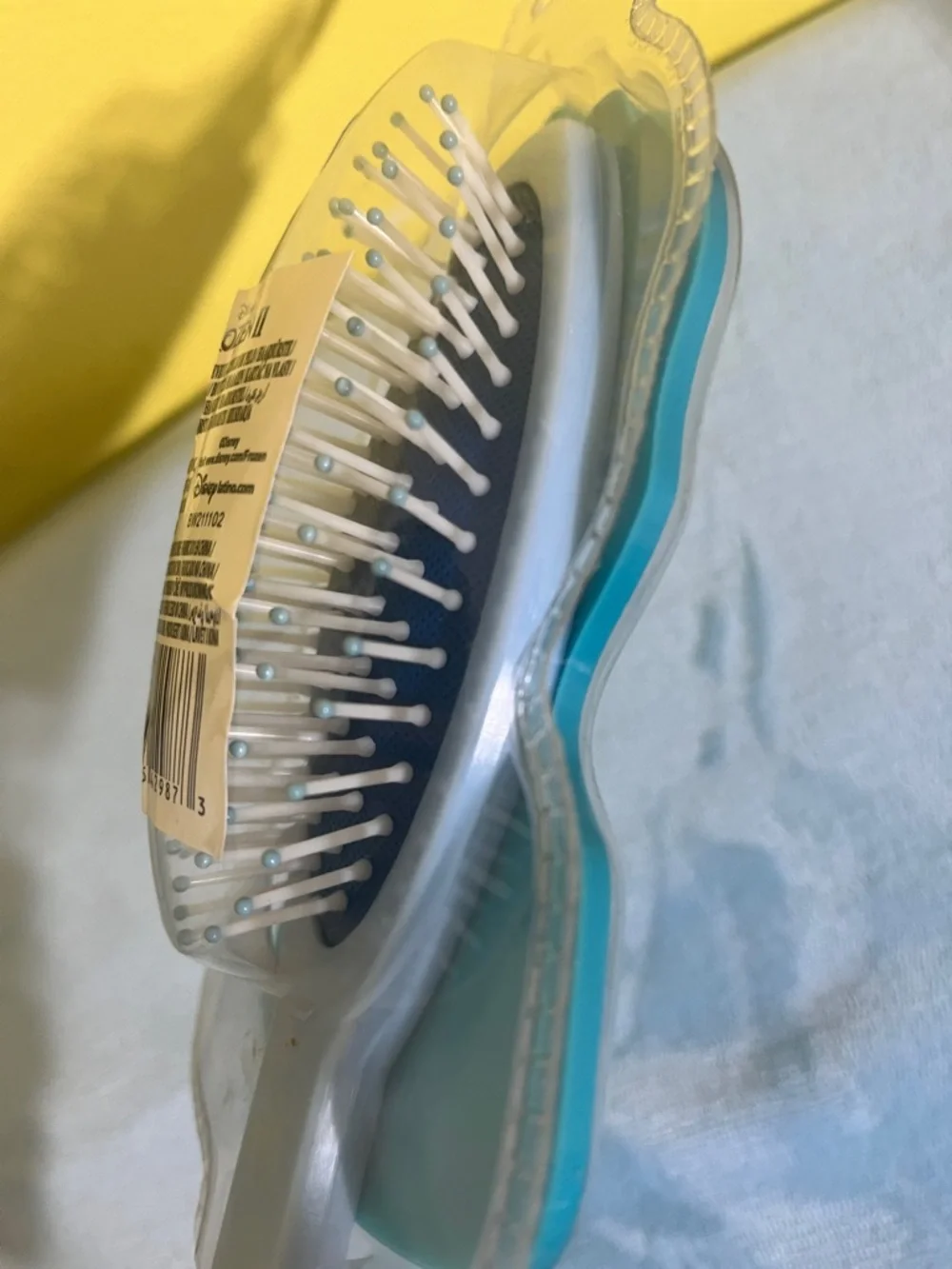 NEW Disney Frozen II Elsa Detangling Hairbrush